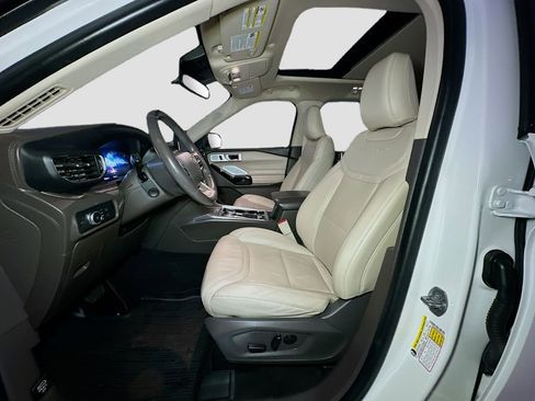Used 2022 Ford Explorer Platinum w/ Equipment Group 601A AWD/4WD image 20