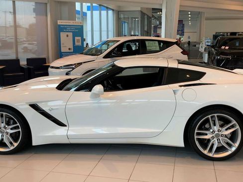 Used 2014 Chevrolet Corvette Stingray Coupe RWD image 5