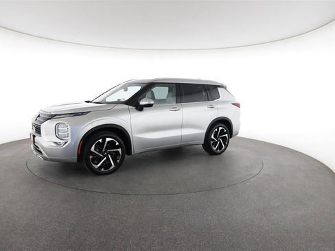 Used 2023 Mitsubishi Outlander SEL image 6
