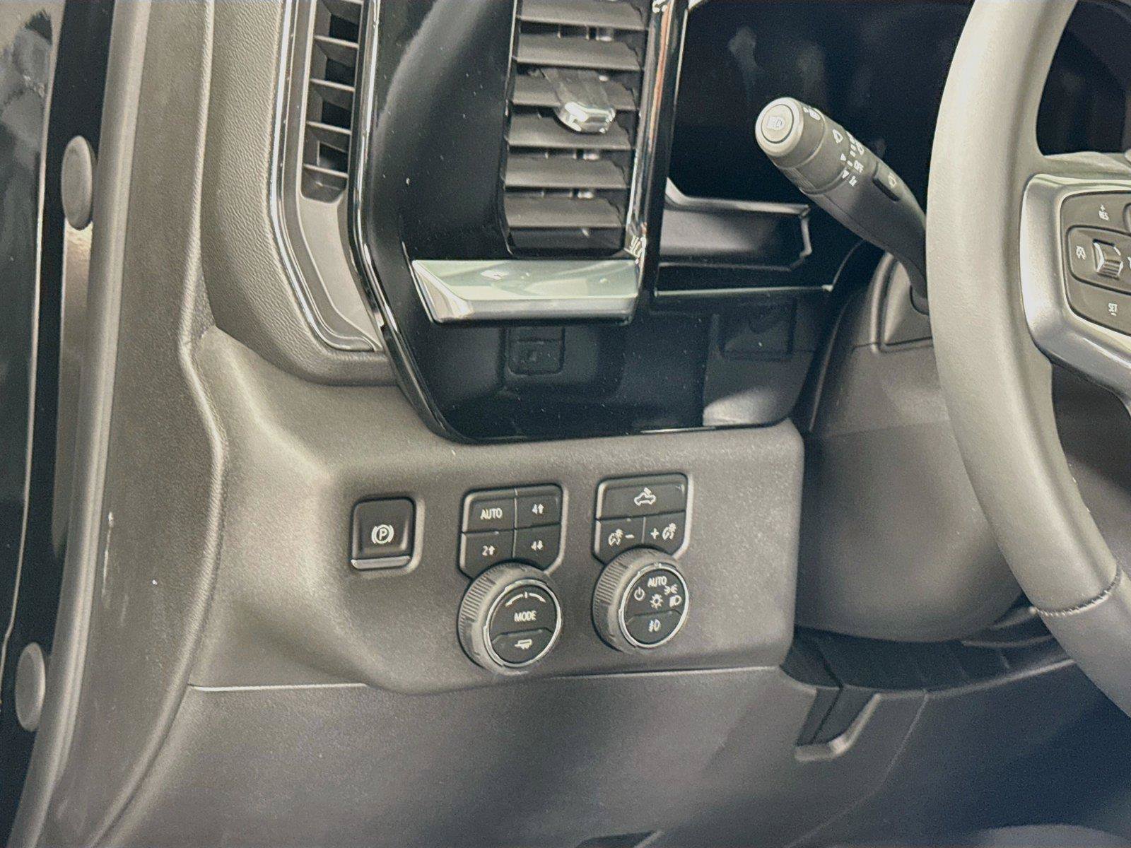 New 2026 Chevrolet Silverado 1500 RST w/ Z71 Off-Road Package AWD/4WD image 4