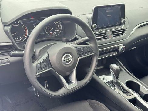 Used 2022 Nissan Altima 2.5 SV image 20