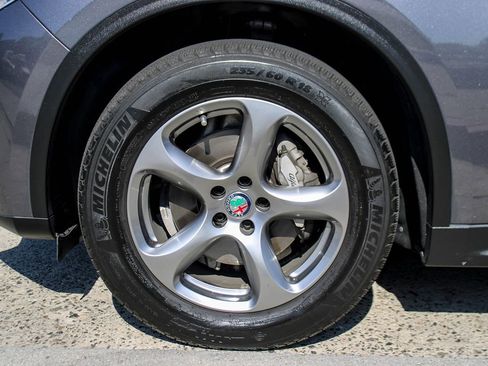 Used 2018 Alfa Romeo Stelvio AWD image 36