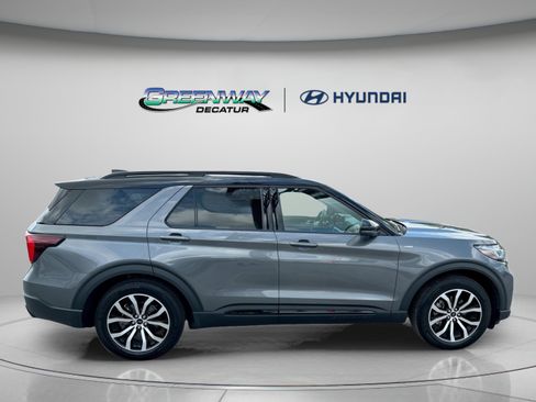 Used 2025 Ford Explorer ST-Line RWD image 9