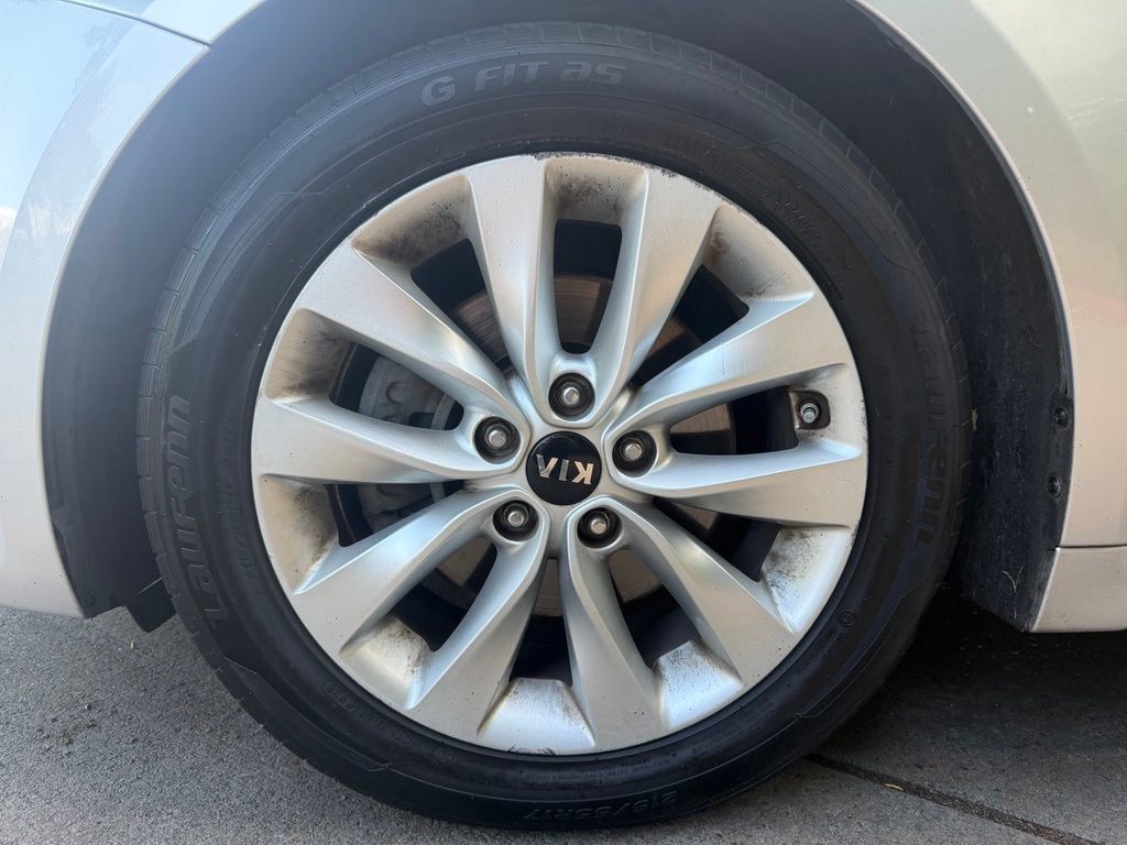 Used 2018 Kia Optima EX w/ Premium Package FWD image 10