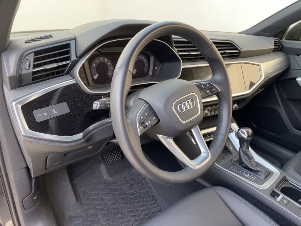 Used 2021 Audi Q3 2.0T Premium Plus AWD/4WD image 4