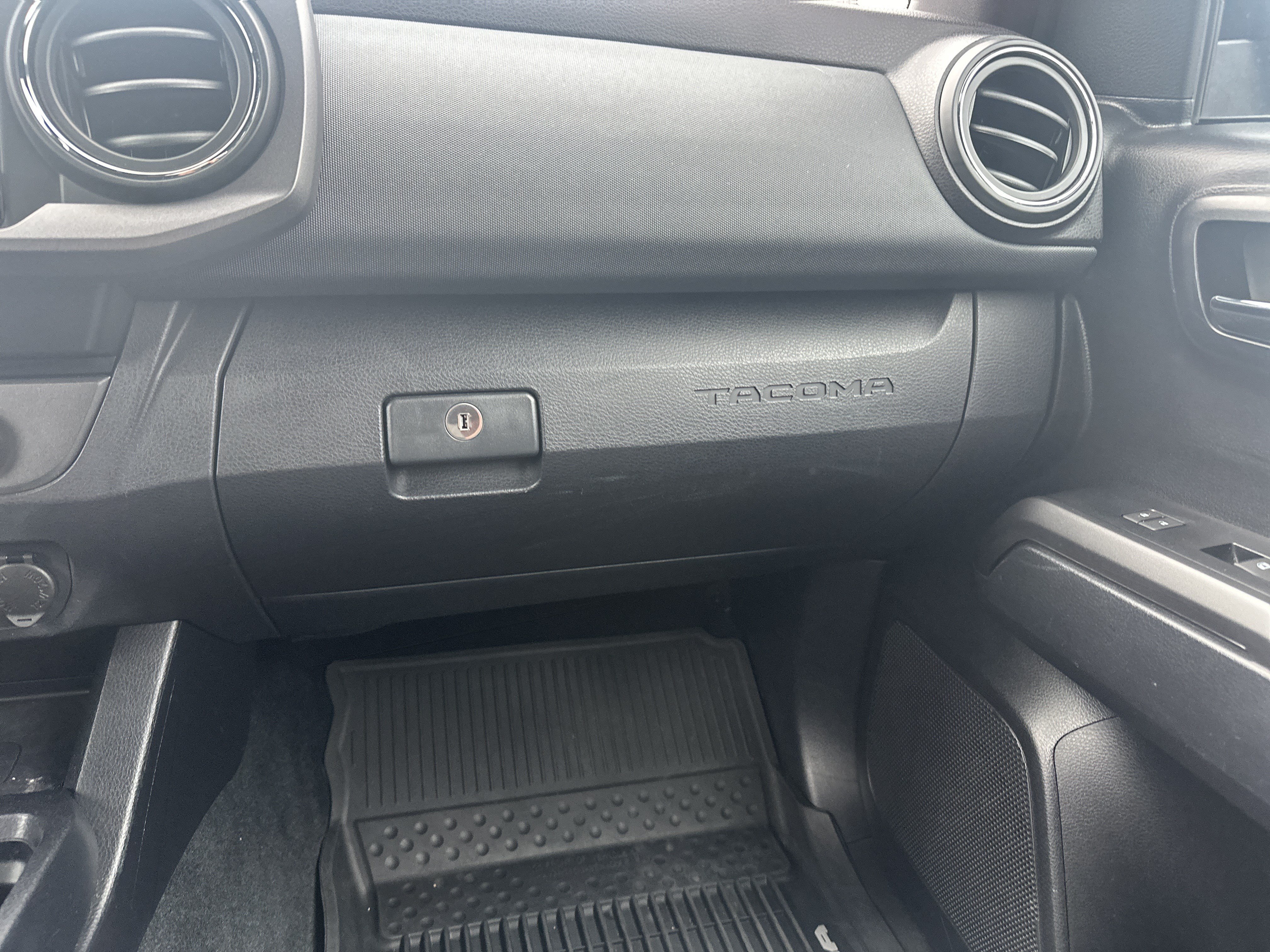 Used 2020 Toyota Tacoma TRD Sport AWD/4WD image 20