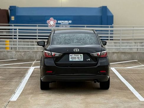 Used 2016 Scion iA FWD image 7