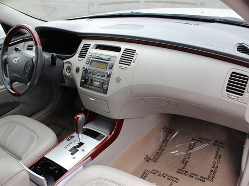 Used 2008 Hyundai Azera Limited FWD image 16