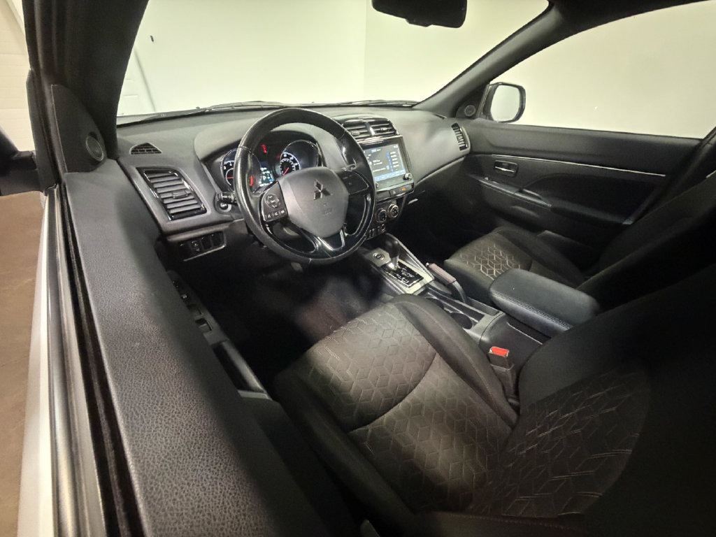 Used 2024 Mitsubishi Outlander Sport AWD image 2