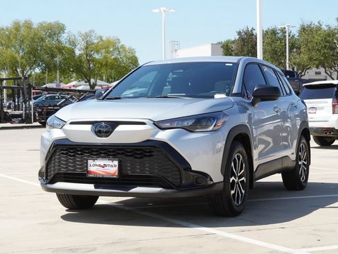 Used 2024 Toyota Corolla Cross AWD Hybrid image 4