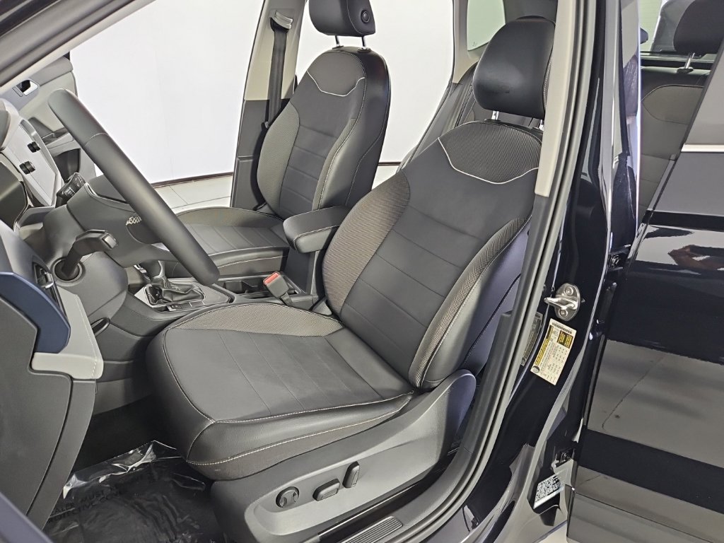 Certified 2023 Volkswagen Taos SE FWD image 21