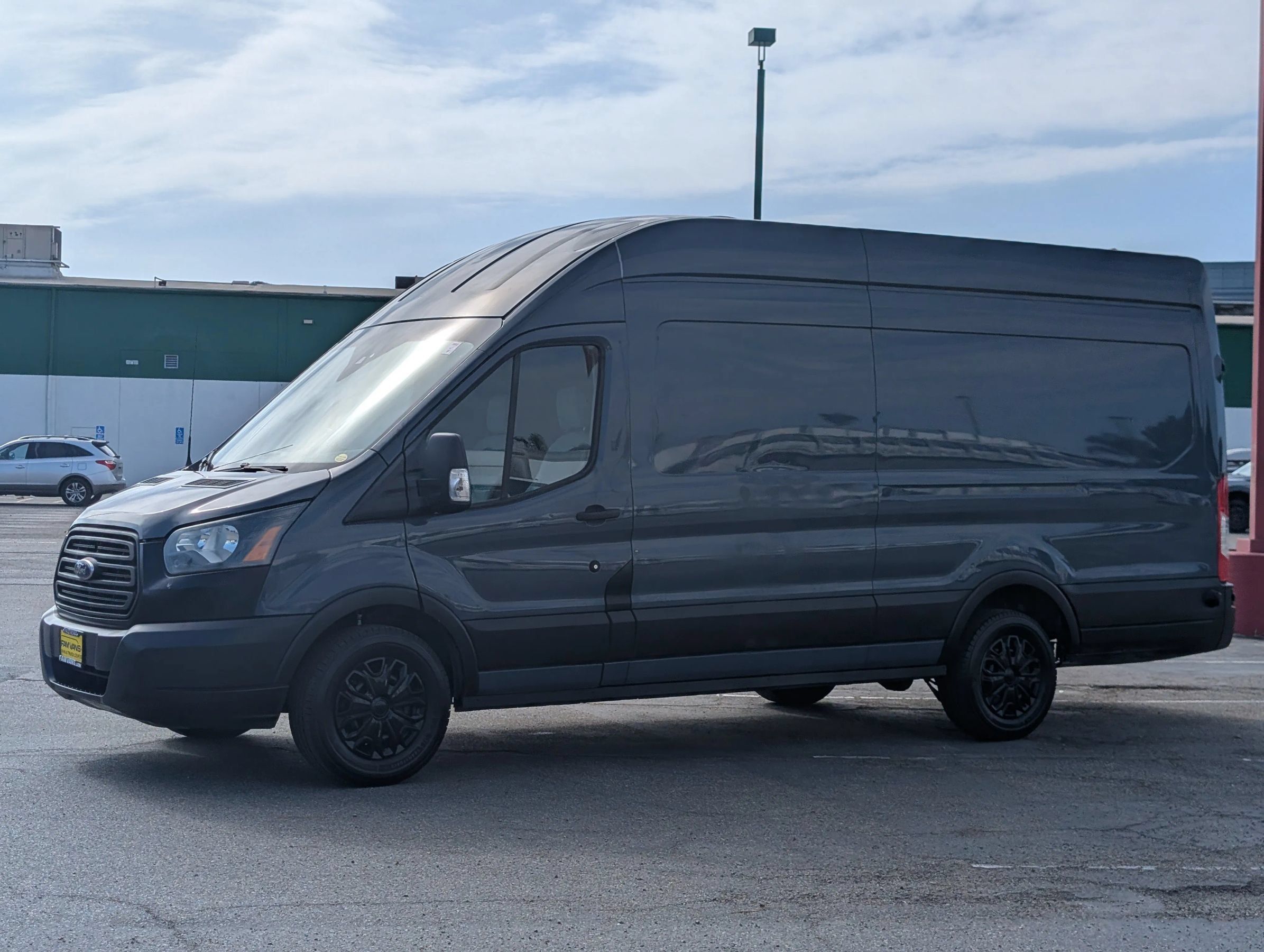 Used 2019 Ford Transit 250 148 High Roof Extended RWD image 3