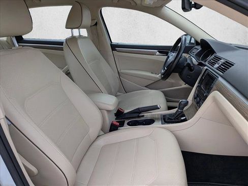 Used 2016 Volkswagen Passat 1.8T SE image 17