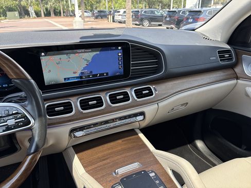 Used 2022 Mercedes-Benz GLS 450 4MATIC image 30