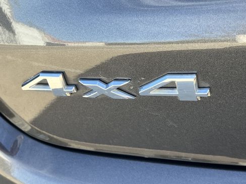 Used 2023 Jeep Compass Latitude image 14