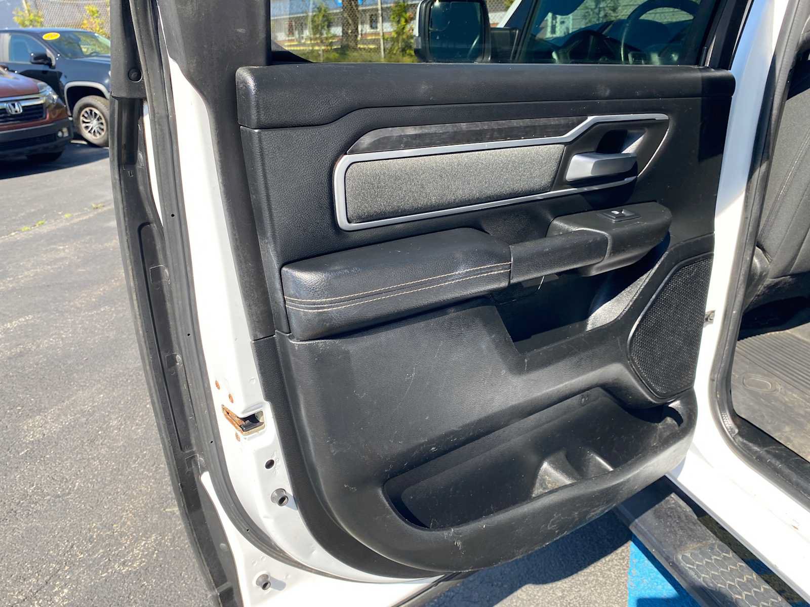 Used 2020 RAM 1500 Big Horn AWD/4WD image 30