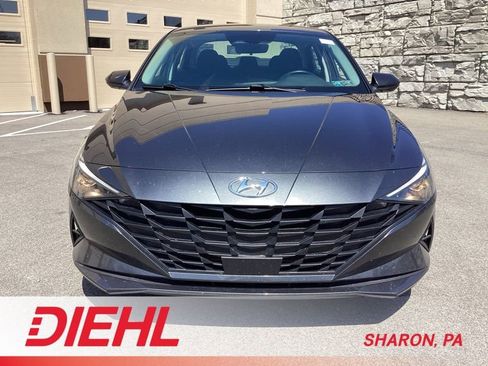 Used 2021 Hyundai Elantra SEL w/ Convenience Package image 2