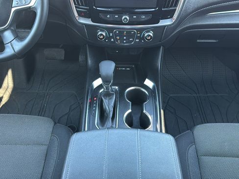 Used 2023 Chevrolet Traverse LT image 24