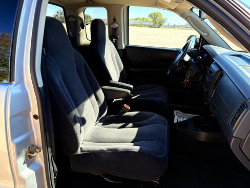 Used 2004 Dodge Dakota Club Cab 2WD w/ Tire & Handling Group image 27