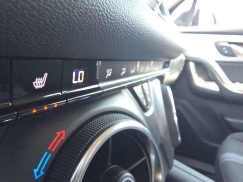 Used 2025 Chevrolet Blazer LT w/ Midnight/Sport Edition FWD image 33