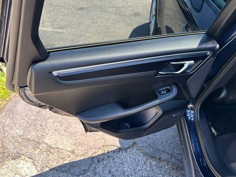 Used 2017 Porsche Macan AWD/4WD image 39