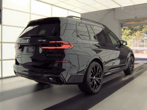 Used 2025 BMW X7 M60i AWD/4WD image 6