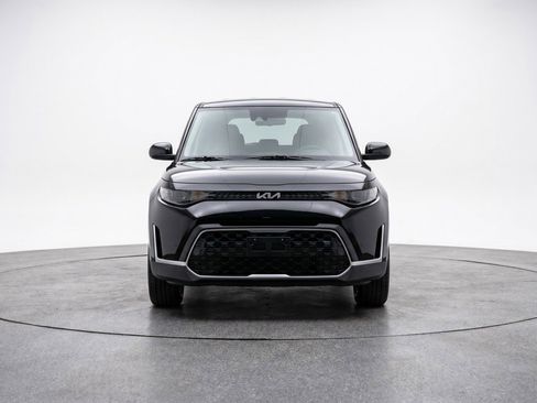 Used 2025 Kia Soul LX w/ LX Technology Package FWD image 2