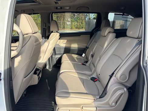 Used 2022 Honda Odyssey Elite image 8