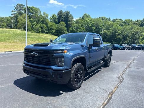 New 2026 Chevrolet Silverado 2500 Custom w/ Custom Value Package AWD/4WD image 4