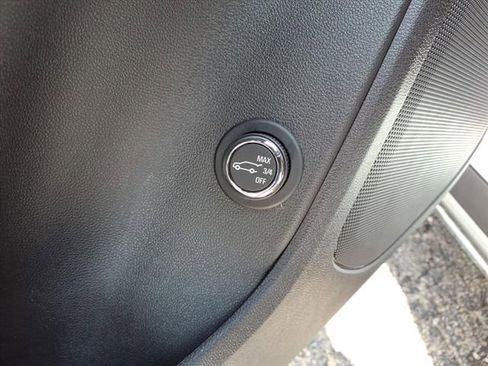 Used 2024 Chevrolet Blazer LT w/ Convenience Package image 18