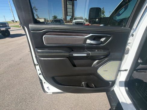 Used 2025 RAM 1500 Laramie AWD/4WD image 16