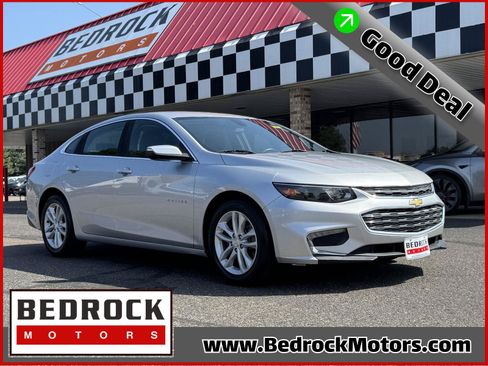 Used 2017 Chevrolet Malibu LT FWD image 1