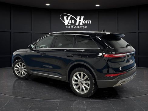 Used 2022 Lincoln Corsair AWD w/ Premium Package image 3