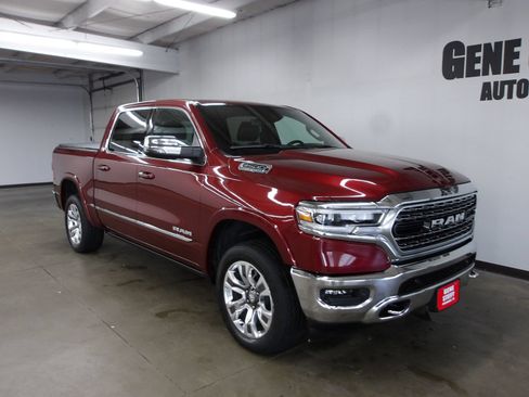 Used 2023 RAM 1500 Limited AWD/4WD image 3