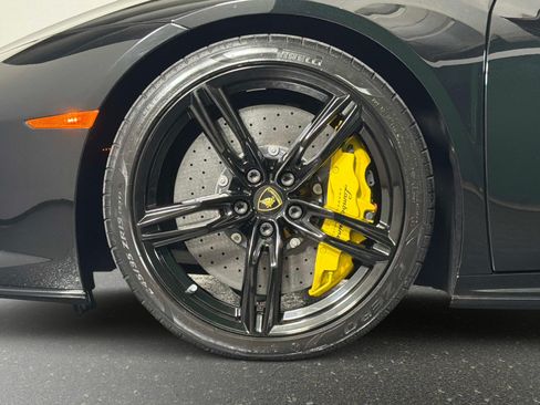 Used 2023 Lamborghini Huracan EVO RWD image 16