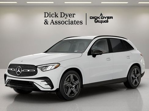 Used 2025 Mercedes-Benz GLC 300 4MATIC image 28