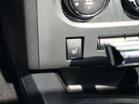 Used 2014 Dodge Challenger R/T RWD image 18