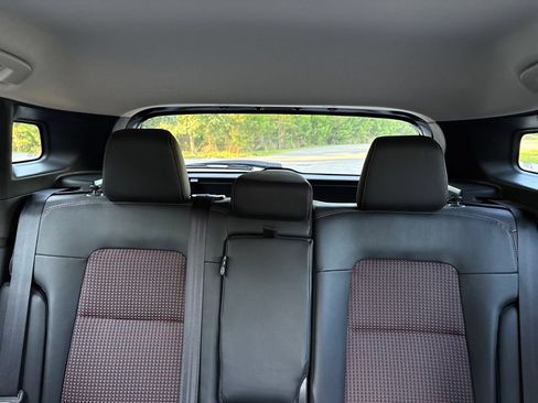 Used 2025 Nissan Kicks SR FWD image 23