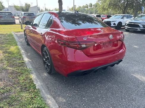 Used 2022 Alfa Romeo Giulia Veloce AWD/4WD image 6