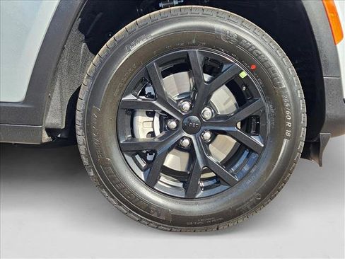 New 2025 Jeep Grand Cherokee L Altitude image 16