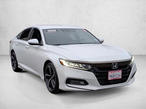 Used 2018 Honda Accord Sport image 3