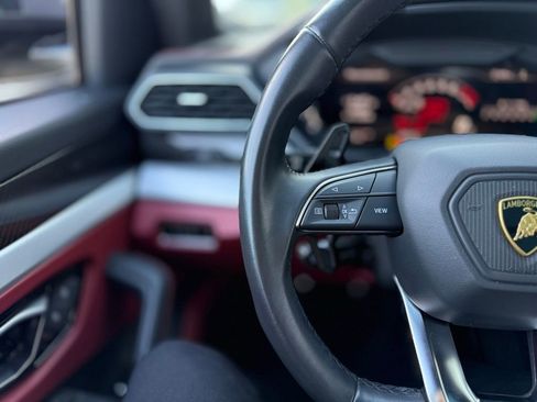 Used 2022 Lamborghini Urus image 13