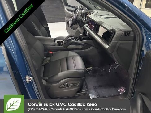 Used 2024 Porsche Cayenne S AWD/4WD image 34