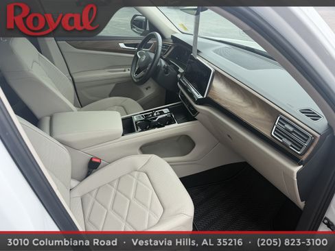 Certified 2026 Volkswagen Atlas SE w/ Panoramic Sunroof Package FWD image 17
