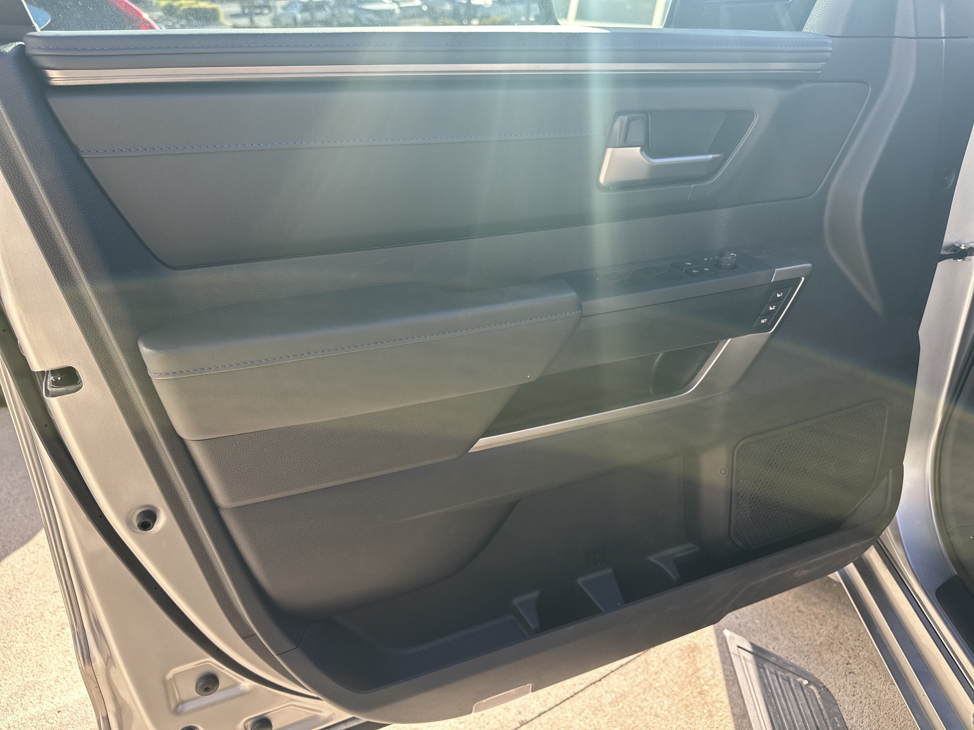 Used 2026 Toyota Tundra Platinum AWD/4WD image 13