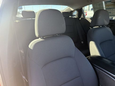 Used 2016 Chevrolet Malibu LT image 43