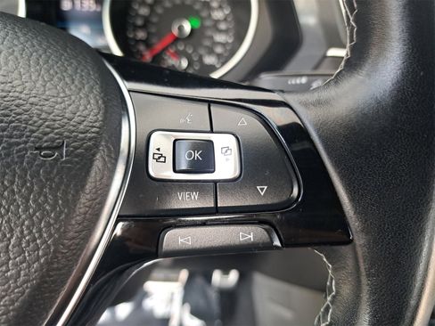 Used 2021 Volkswagen Tiguan SE R-Line image 18