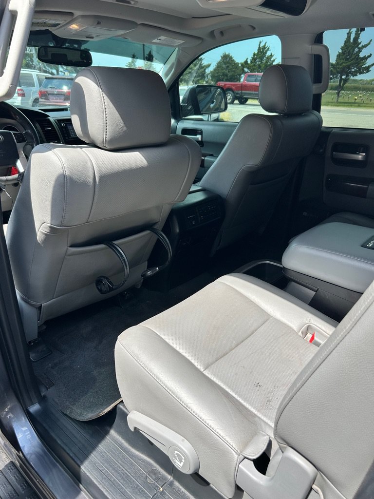 Used 2015 Toyota Sequoia Platinum RWD image 12