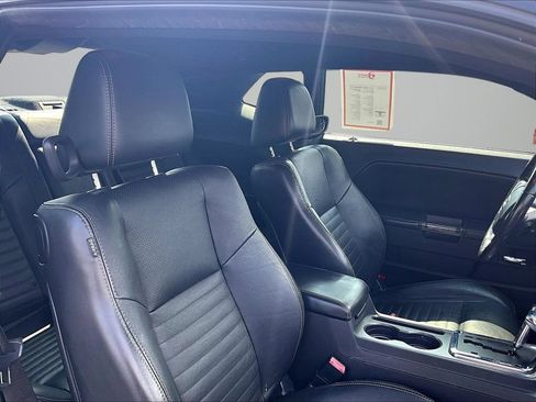 Used 2011 Dodge Challenger R/T RWD image 7
