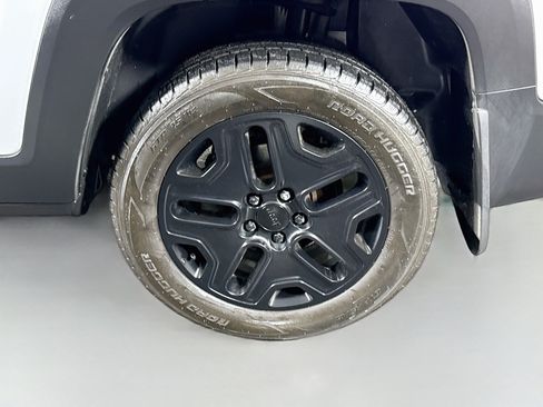 Used 2020 Jeep Renegade Sport AWD/4WD image 37